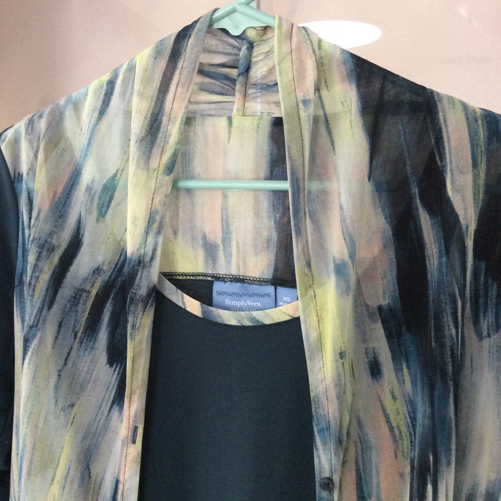 Simply Vera Wang Lightweight Top+Attached Sheer Cardigan, fits like S/M imo - Picture 2 of 7